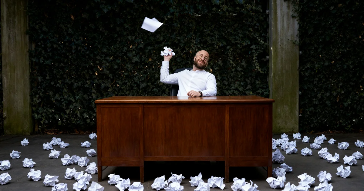 An illustration showing trust signal tactics that don't actually improve conversions.